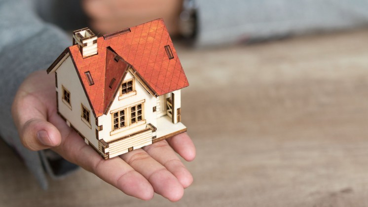 Reasons Homeowners Choose Cash Buyers Over Listing Traditionally