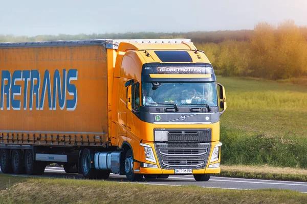 Trucking Service Innovations Driving Transportation Efficiency